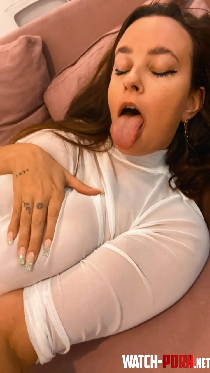I want to feel everything on my tongue  by w_queen