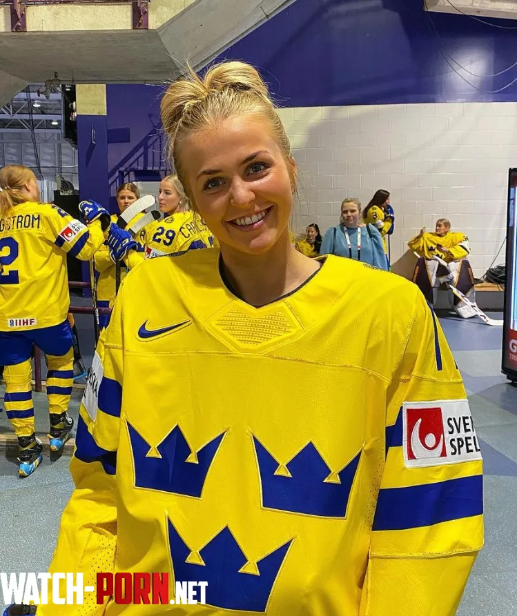 Sofie Lundin by Packaryammy