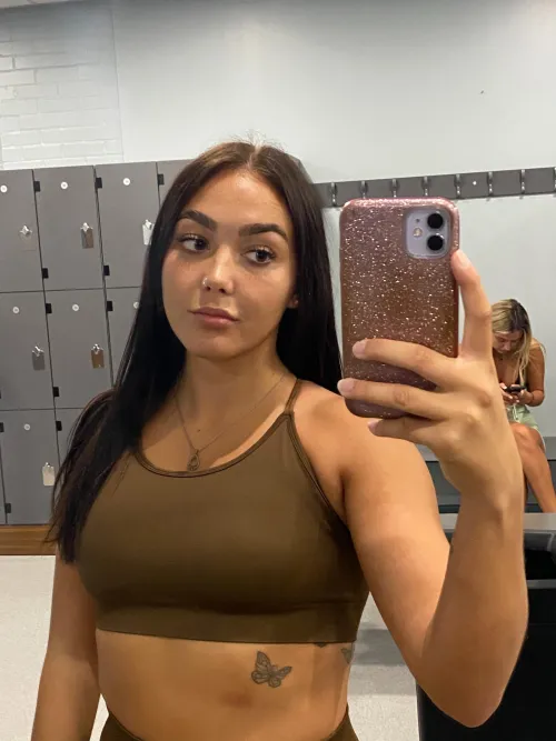 Thumbnail Embrace Your Beauty: Feeling Extra Gorgeous and Sexy Today by Adil_Utopia in the Croptopgirls Category