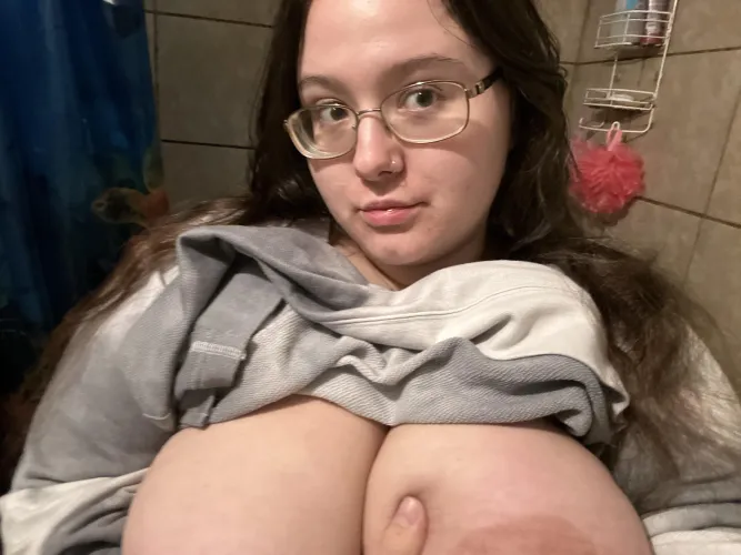Thumbnail Empowering BBW Selfie Before I Shower by Lustfullillie: A Body-Positive Moment