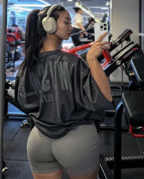 Thumbnail Shunii by InfamousWillow9: A ThickFit Masterpiece for Fitness Enthusiasts