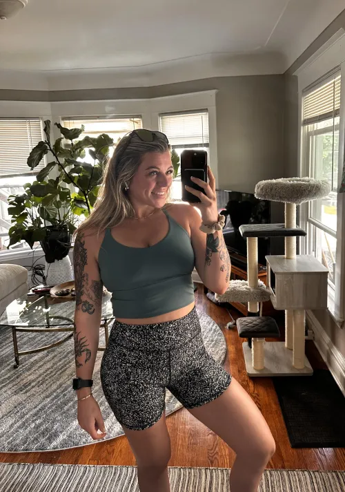 Thumbnail Fave Croptops for Stylish Workout Sessions by sch00lfees from croptopgirls Category