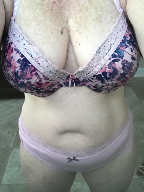Thumbnail Exploring the Joy of Saturdays with MedicineEcstatic2636 in BBW Category