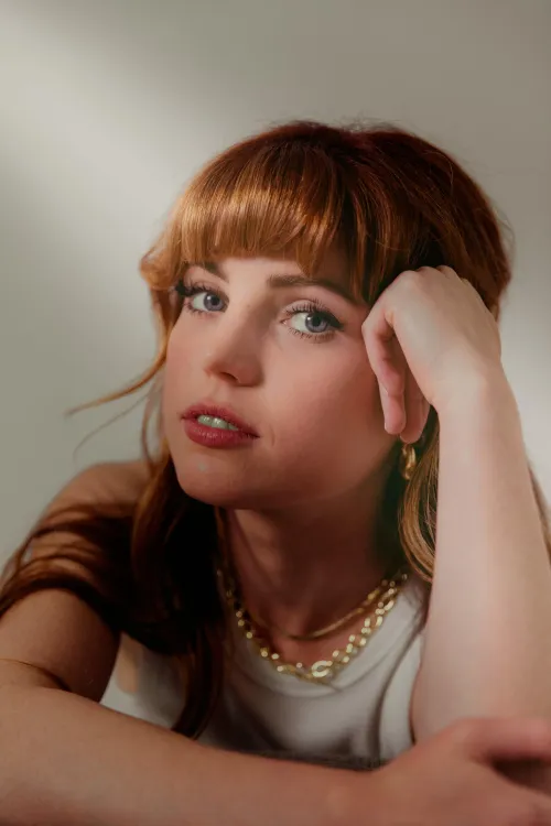 Thumbnail Sydney Quiseng: The Graceful Essence of PrettyGirls