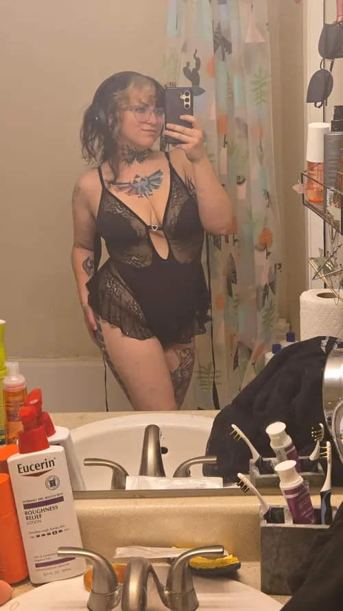Thumbnail Embrace Dark Worship Me - A Dive into the World of Gothsluts by love_potion_ocean