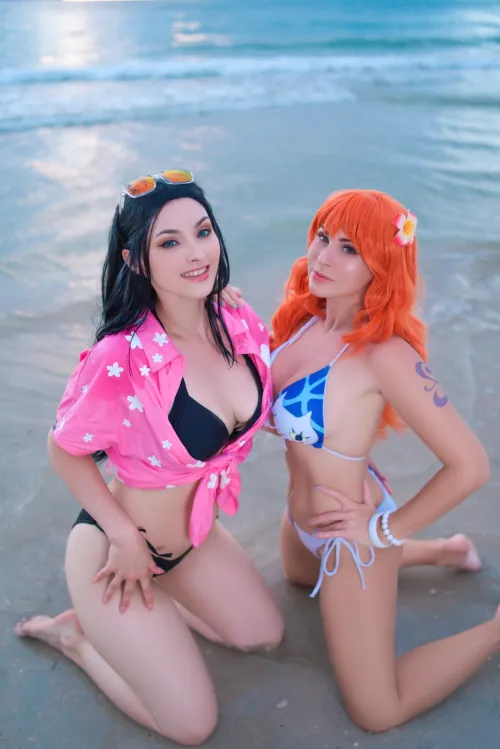 Thumbnail Juk and Yuna Kairi as Robin and Nami from One Piece