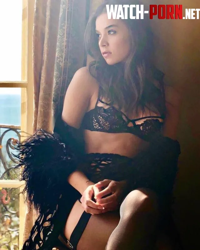 Hailee Steinfeld by KathyMTyson