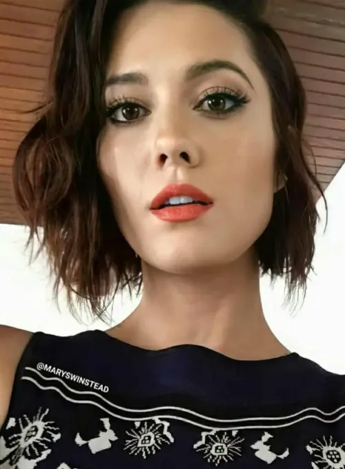 Thumbnail Mary Elizabeth Winstead: A Stunning Portrait by Author qwer5r in the PrettyGirls Category