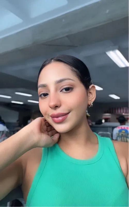 Thumbnail Would You Consider Me Attractive? Exploring Beauty and Identity - Mexicana Author Blairgomez