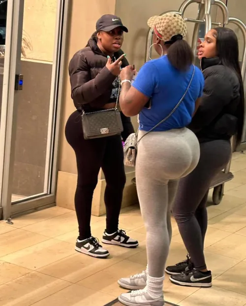 Thumbnail BBL Showdown: A Closer Look at the Battle with buckoo1243 in the BoltedOnBooty Category