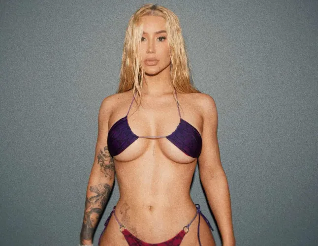 Thumbnail Discovering Iggy Azalea: Hip-Hop Star by No_Hat_2002