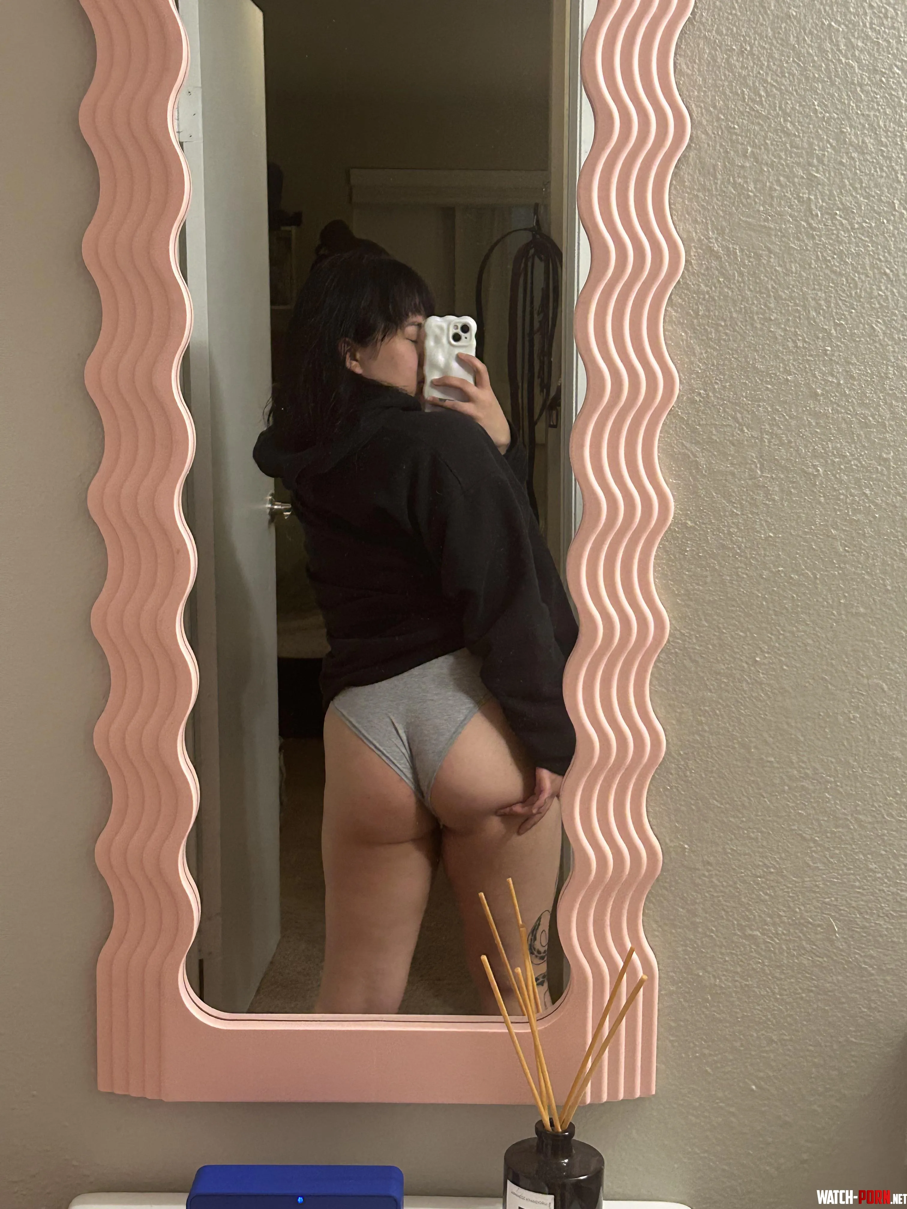 got room for an alt asian girl with a cute butt in your heart  by jennnnjen
