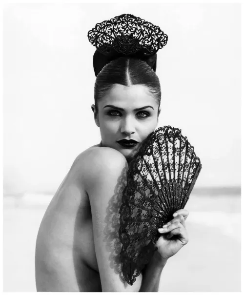 Thumbnail Helena Christensen: A Closer Look at the Iconic Model by bil_sabab