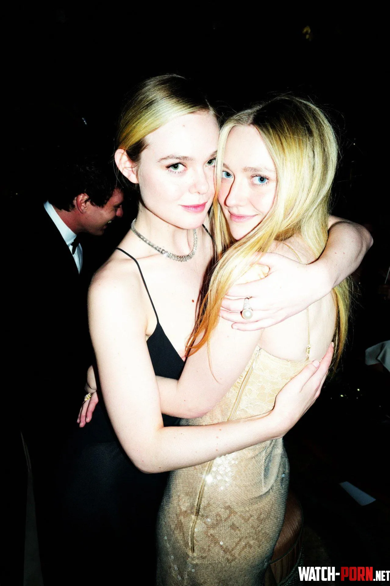 Elle amp Dakota Fanning by Trowj