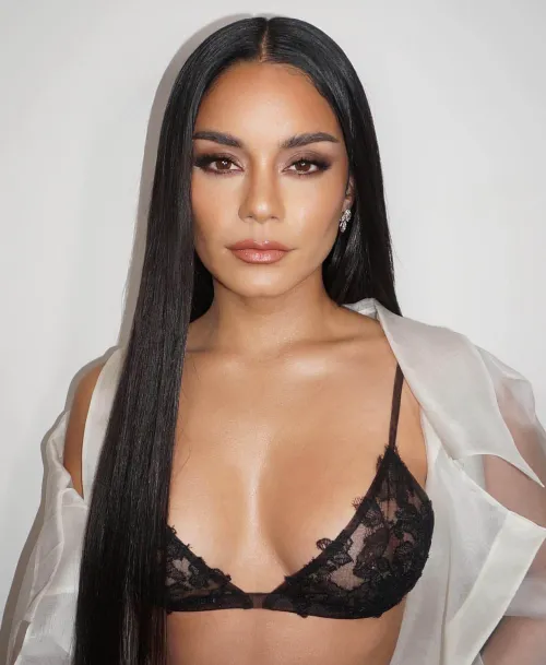 Thumbnail Vanessa Hudgens: A Journey in Hollywood | CelebsGW