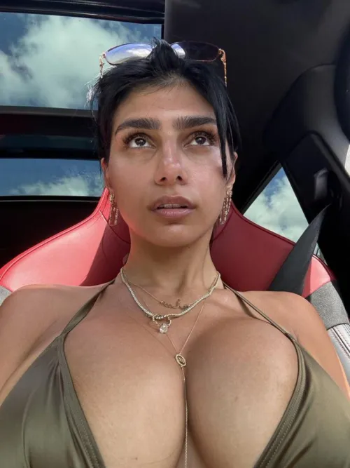 Thumbnail Eyes Ahead: A Riveting Read by [Deleted] in the Miakhalifa Category