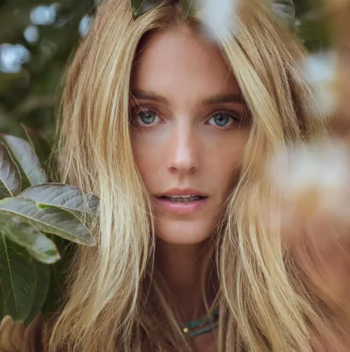 Thumbnail Kate Bock: A Look into the Stunning Author qwer5r | PrettyGirls Category