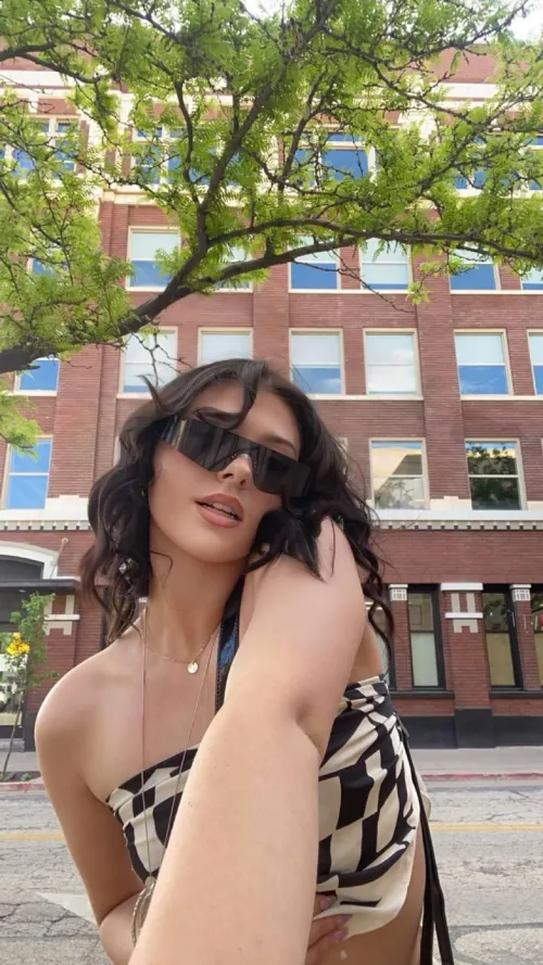 Thumbnail Classy Girls: Enjoy a Happy Weekend - Stay Stylish with Suspicious-Will5243