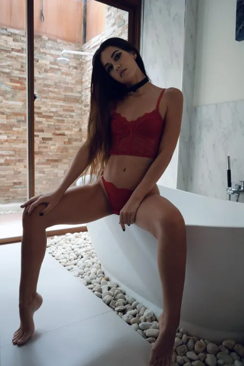 Thumbnail SexyModelEmmy Stuns Readers in JustHotWomen Category
