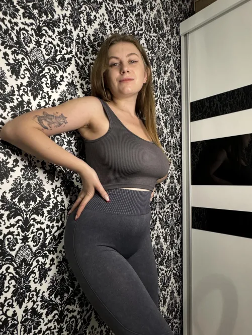 Thumbnail Fondling Big Boobs Gets Me Wet: Crop Top Fun with evelincrystal | croptopgirls