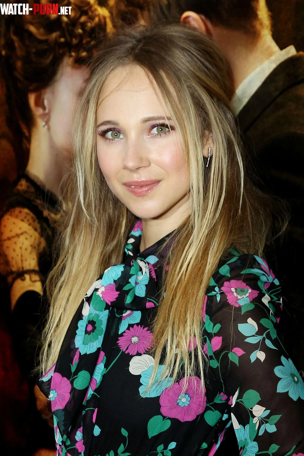Juno Temple by oblique_shockwave