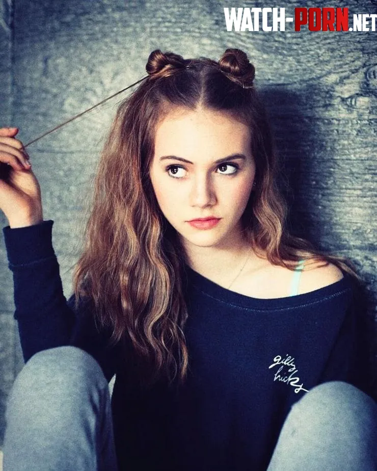 Emilia Jones by Skyline_Drifter