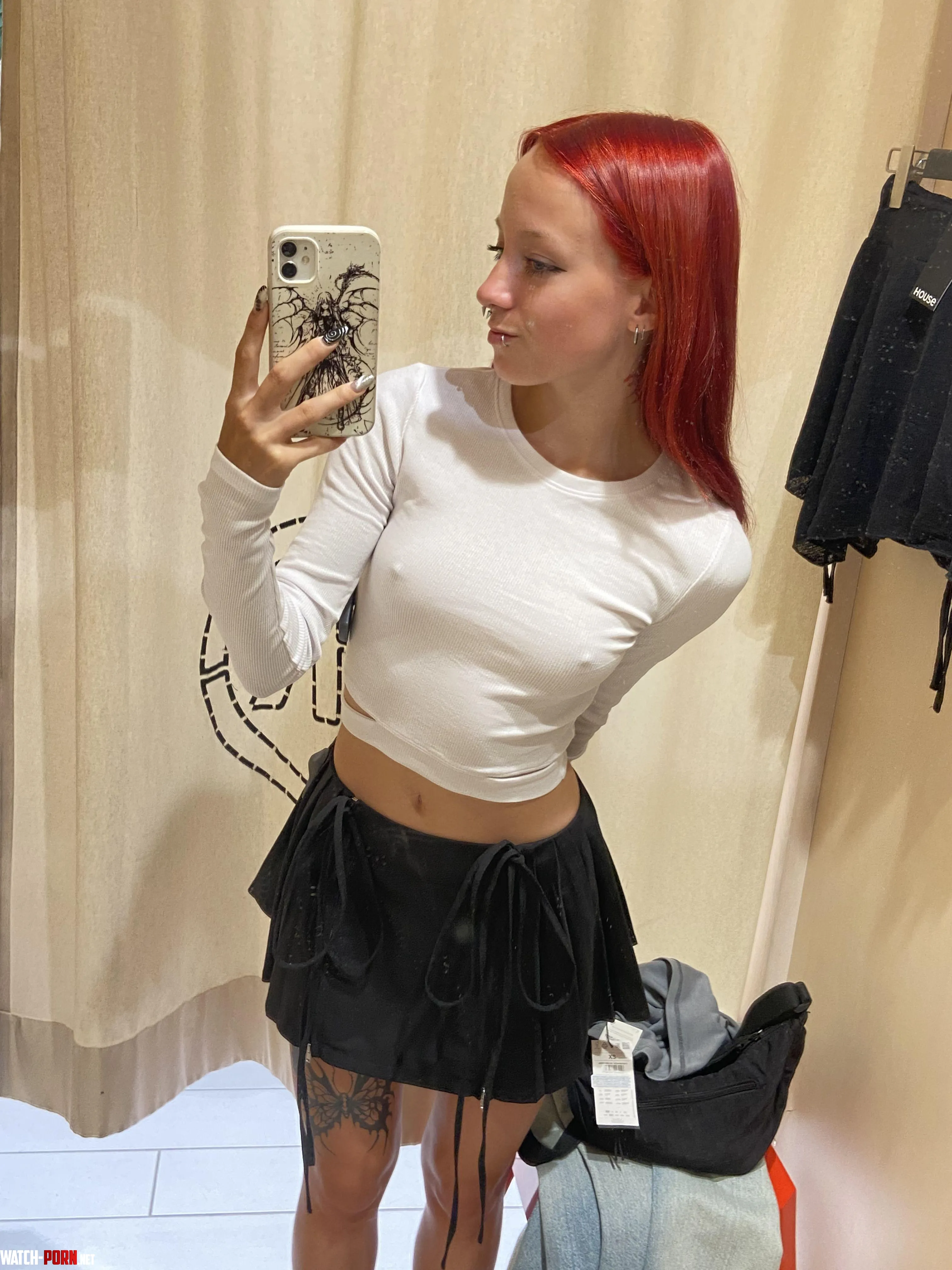 I almost got caught jerking off in the dressing room by GlowingSoull