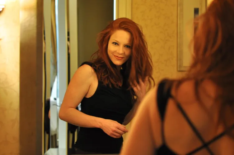 Thumbnail Scarlett Madison: A Redheaded Goddess by Author BinkyStalls in the Fantasy Category