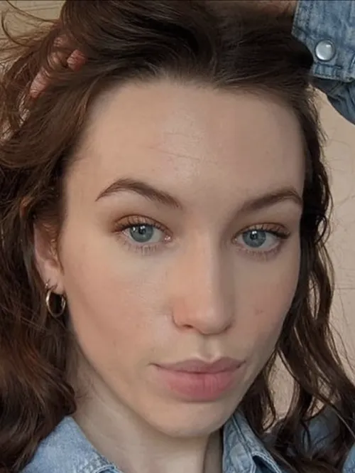Thumbnail Discovering Beauty: Sarah Close | PrettyGirls Category