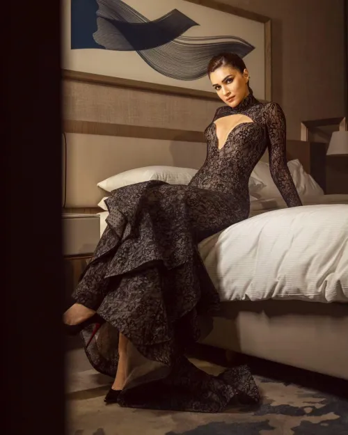 Thumbnail Kriti Sanon Stuns in Captivating Photoshoot by Author meatballlover1969 - gentlemanboners Category