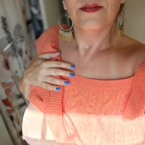 Thumbnail GILF Fiction Delight: A Sneak Peek by Author SusieDell