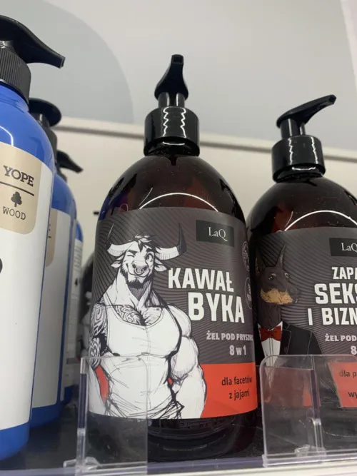 Thumbnail Unleashing Your Inner Bull with this Unique Shampoo by Ihti0 - A Furry Favorite!