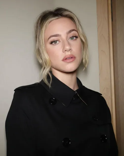 Thumbnail Lili Reinhart: A Stunning Representation by Author ControlCAD in the PrettyGirls Category