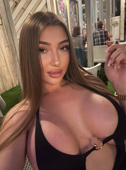 Thumbnail 10 Tips to Own Your Style: Embracing Cleavage by dirtyblondebaby