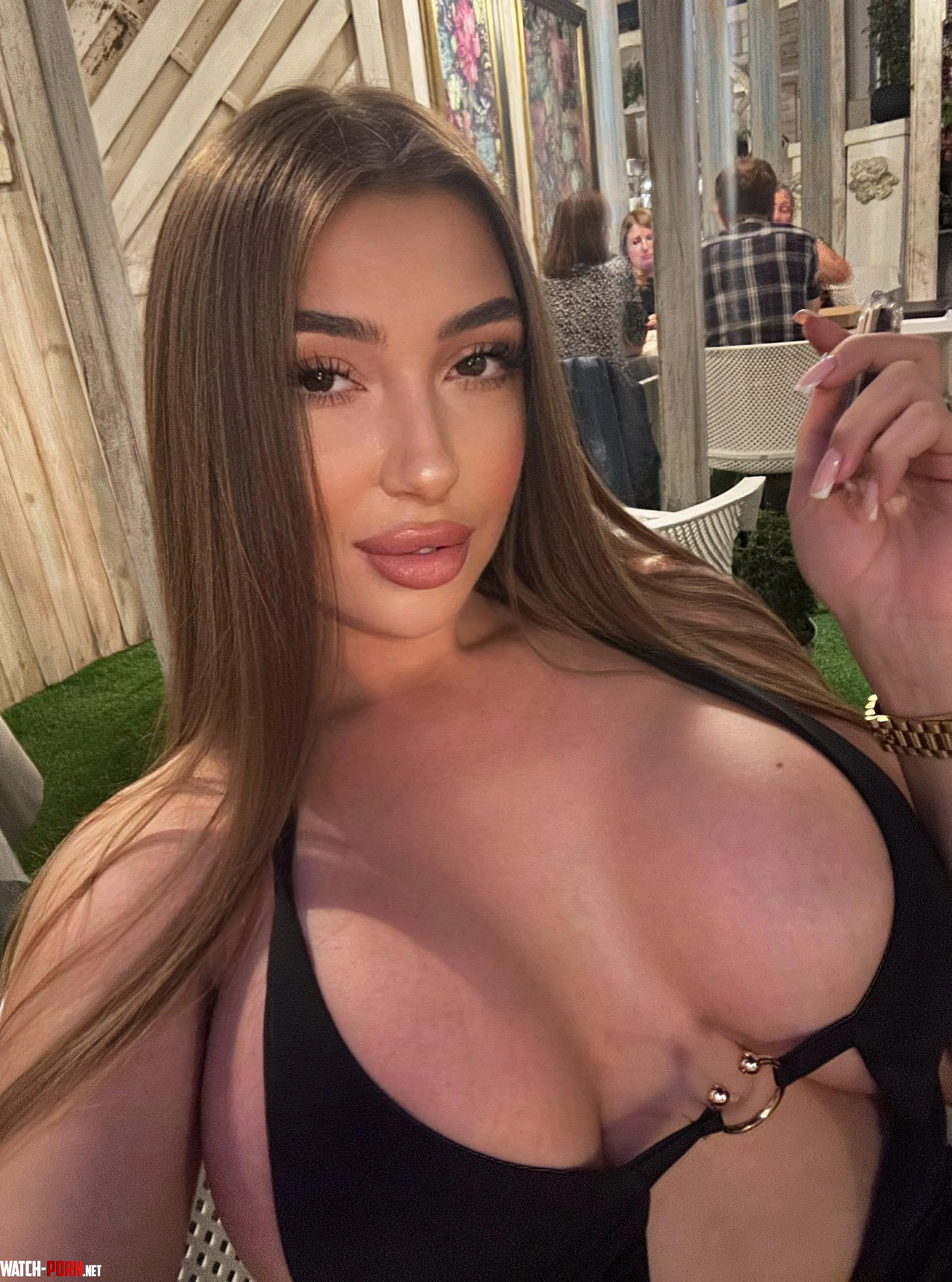 everyone is looking at my cleavage by dirtyblondebaby
