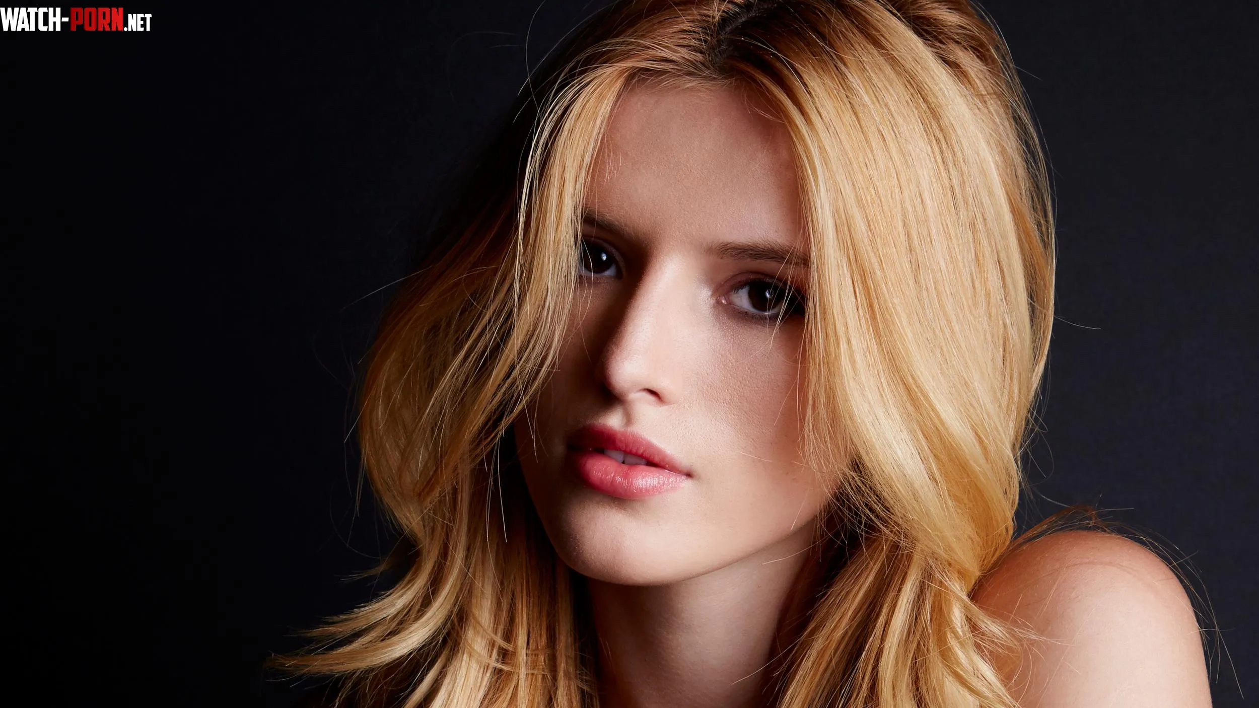 Bella Thorne  by GrayKnigth