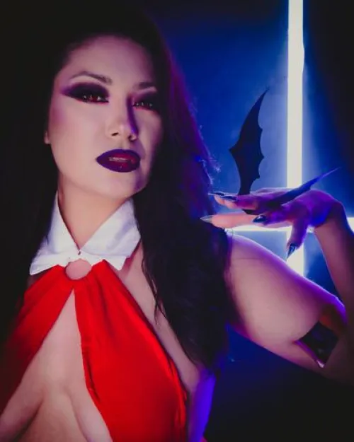 Thumbnail Vampirella Cosplay Excitement with lovely_nesssss