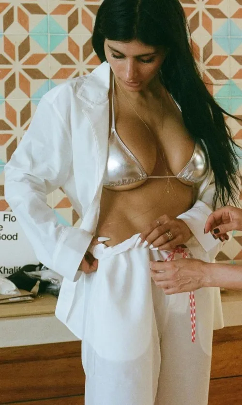 Thumbnail So Hot: A Steamy Read by Mental_Blacksmith_37 in the Miakhalifa Category