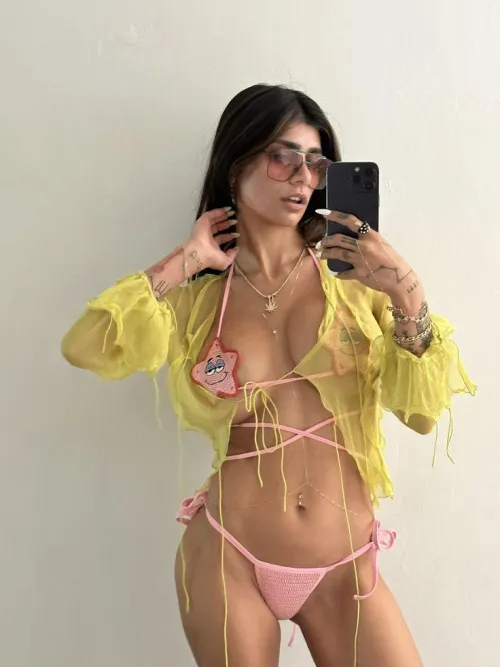 Thumbnail Comparing Mia Khalifa and SpongeBob: A Controversial Look by MrDoctorSex in the Miakhalifa Category