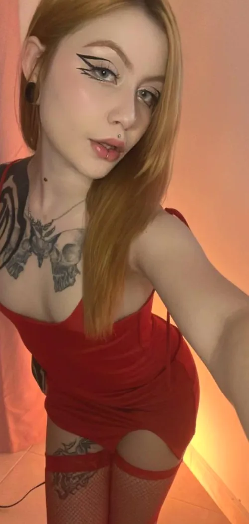 Thumbnail Discover if You're Girlfriend Material | Insights from Charming_Aira921 in the Classy Girls Category