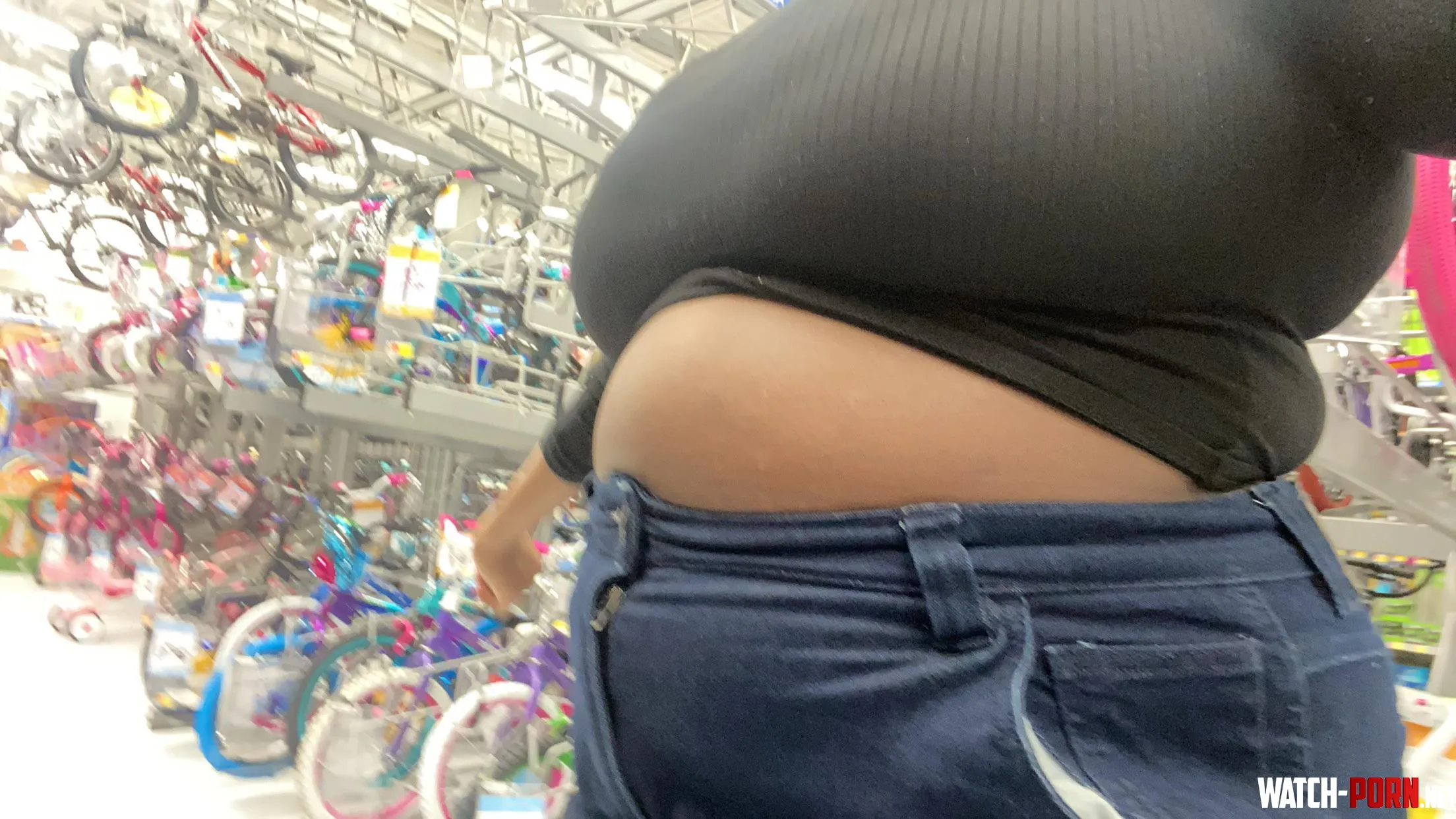 How i was walking around in walmart  by chuncky_cutie