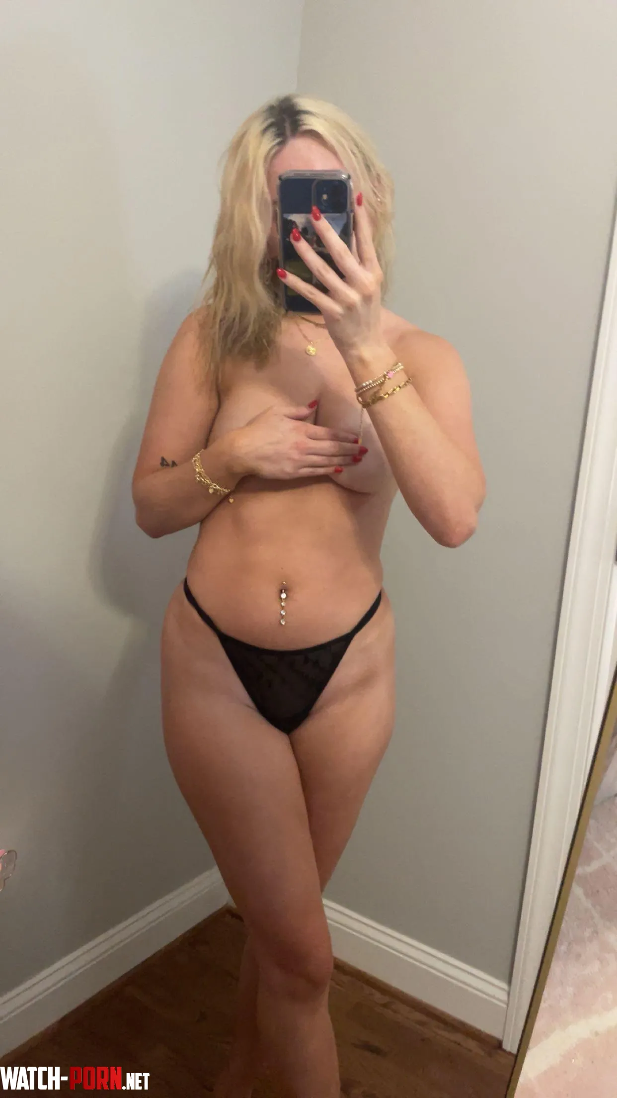 i lost my shirt and cant find it anywhere rosietaylor onlyfans by rosietaylorr