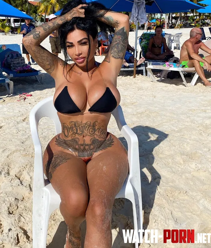 My favorite type of set whenever I go to the beach by ilia597