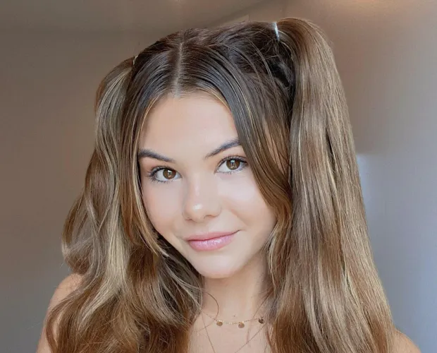 Thumbnail Ashley Tervort: Capturing Beauty in PrettyGirls Category