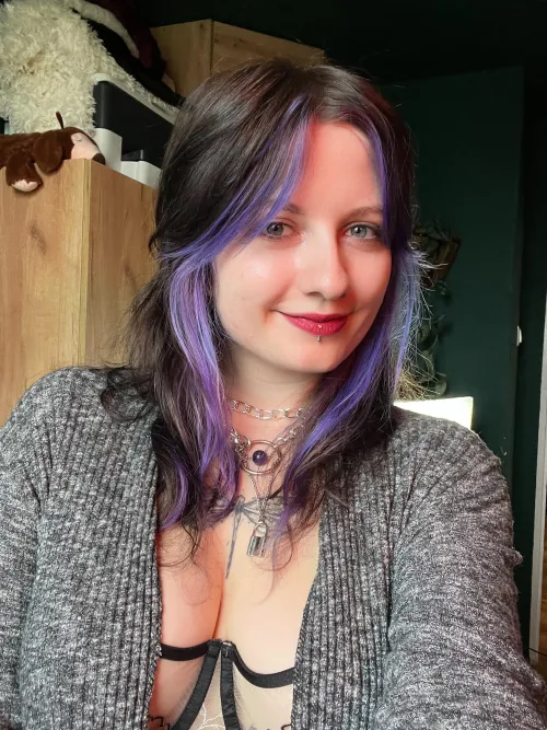 Thumbnail Exploring the Intriguing World of Tattoos with Littlest_Fern on 'Hot Chicks with Tattoos'