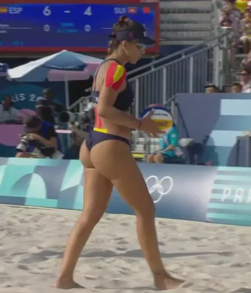 Thumbnail Paula Soria Gutierrez: A Rising Star in Volleyball – Meet Author YongWeddle's Inspiring Story | VolleyballGirls Category