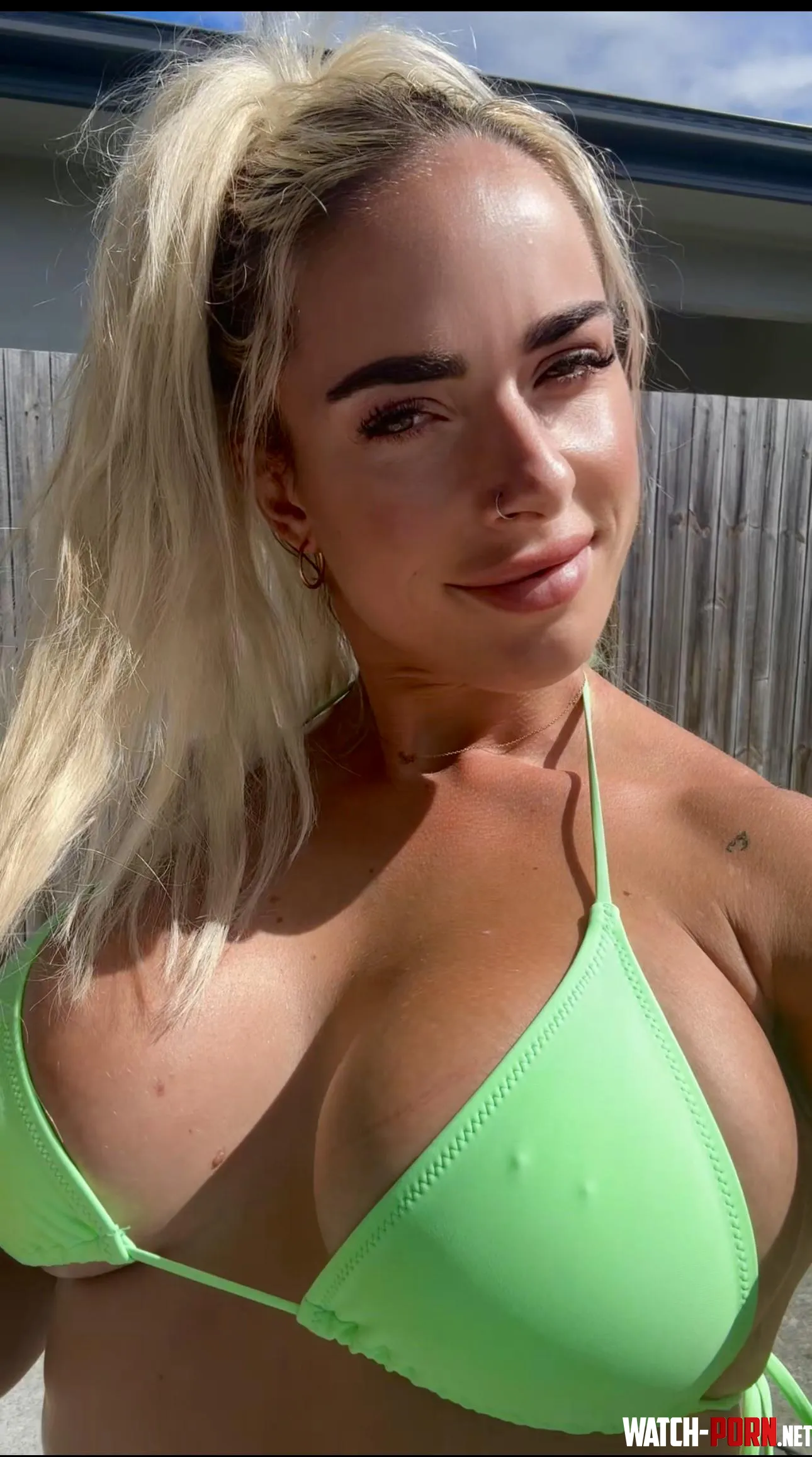 Swimsuits can make great cleavages too by TheLuckyComedian