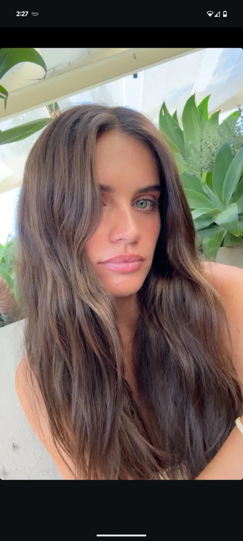Thumbnail Sara Sampaio: Discovering Beauty in PrettyGirls Category