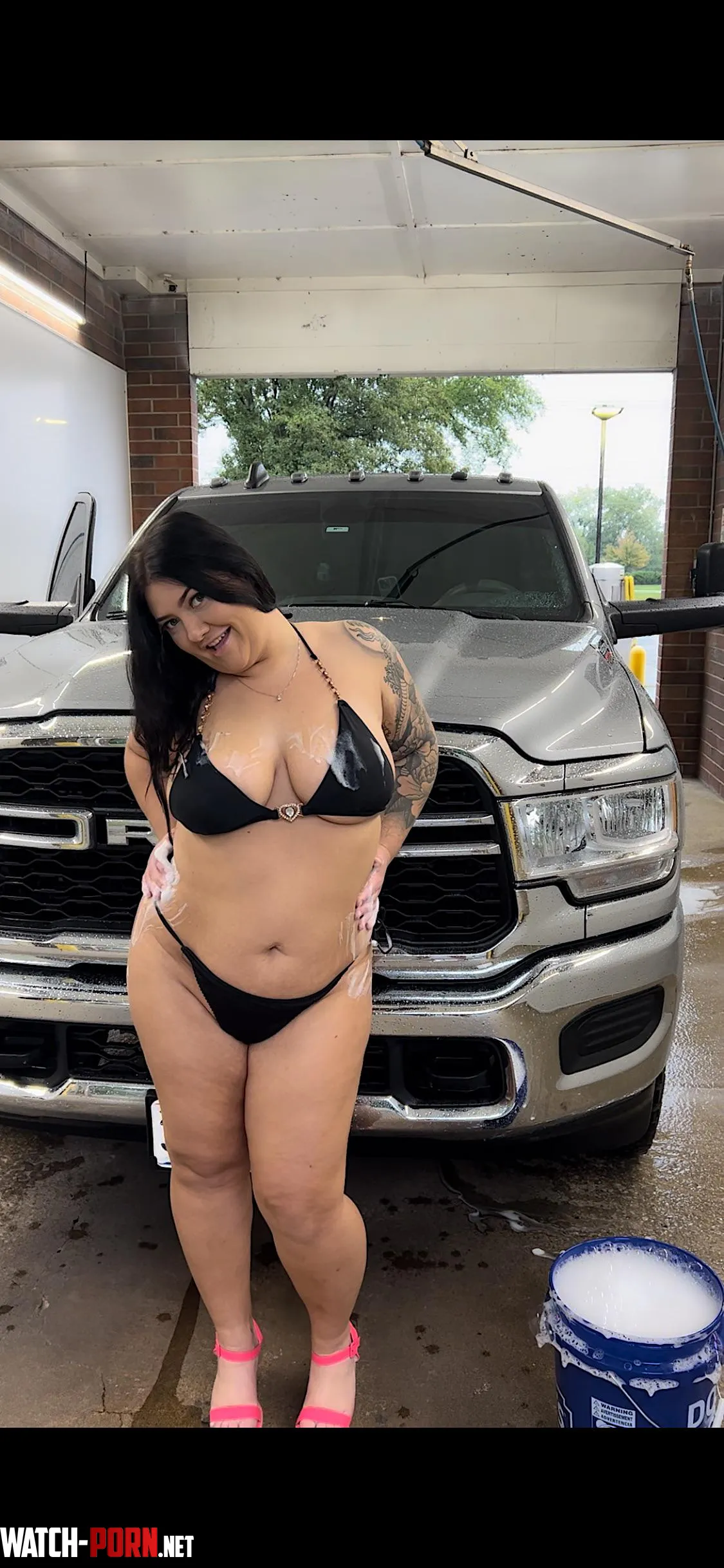 Would u let me wash ur car  by kittykreami