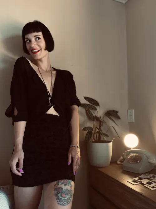 Thumbnail pinupfex Explores Natural Beauty and Elegance